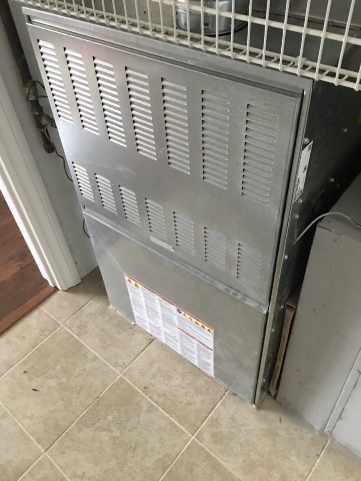 No heat emergency call , working on American standard furnace in Crestwood Dr, Northbrook, IL, USA.